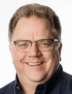 برنت هاكيت المدير التنفيذي للمكتب الكندي لمؤسسة "خبزنا اليومي" لأكثر من 13 عاماً