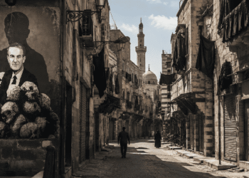شارع مغلق خلال حداد رسمي بعد وفاة حافظ الأسد عام 2000.