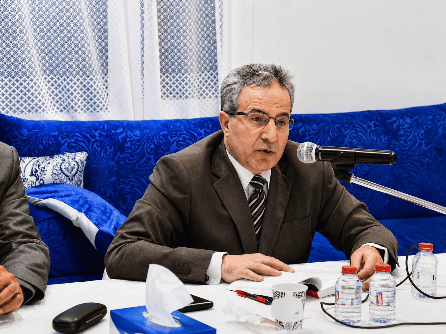 الدكتور موسى الحالول يتحدث أمام الحضور في جلسة خاصة مكرّسة للمعرفة والفكر والأدب